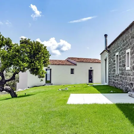 Uddastri Retreat Alojamento de Acomodação e Pequeno-almoço Arzachena